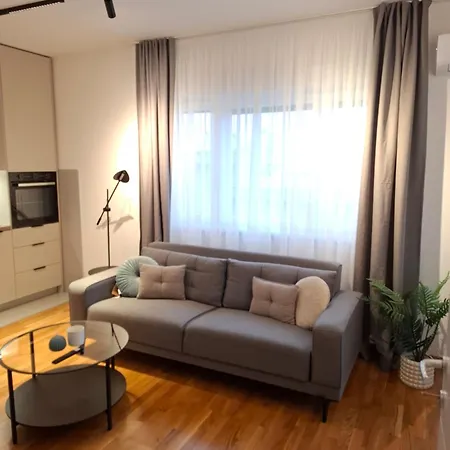 Lejlighed Myka Sa Privatnim Parkingom