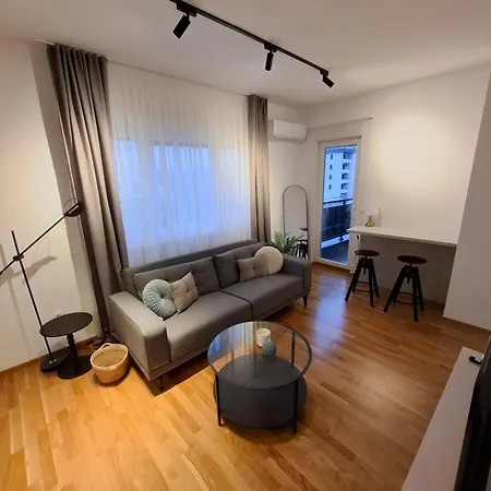 Myka Sa Privatnim Parkingom Lejlighed *