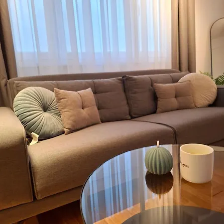 Lejlighed Myka Sa Privatnim Parkingom