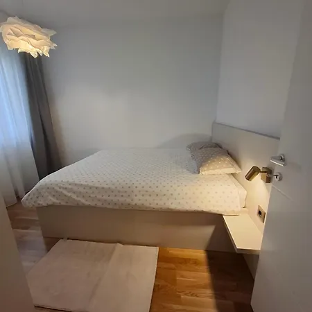 Myka Sa Privatnim Parkingom *